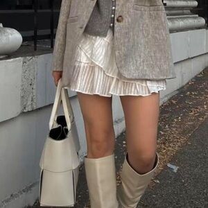 Meet your Posher, Julie